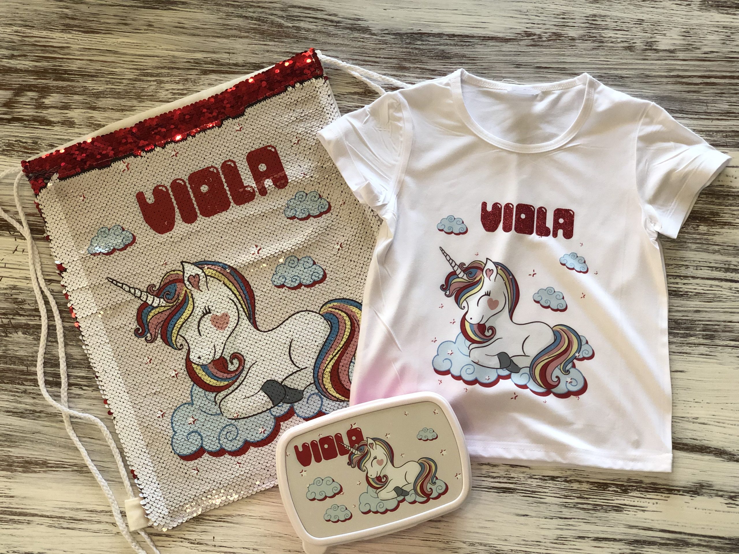 T-shirt , string bag and a Tupperware bundle